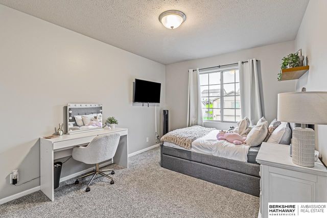 13928 Iowa Street, Omaha, NE 68142