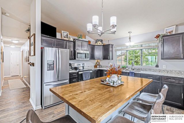 13928 Iowa Street, Omaha, NE 68142