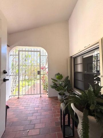 665 Hollows Circle, Deerfield Beach, FL 33442