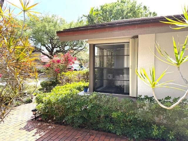 665 Hollows Circle, Deerfield Beach, FL 33442