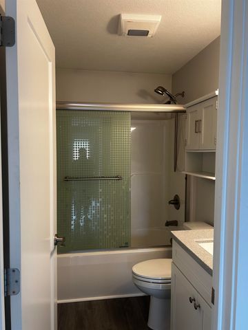 152 E Fourteenth Street, Traverse City, MI 49684