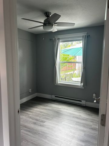 152 E Fourteenth Street, Traverse City, MI 49684