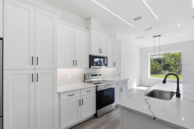 21 BUTTERMILK DRIVE, Palm Coast, FL 32137