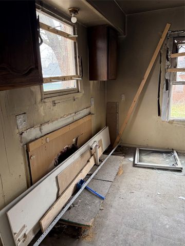 15394 Freeland Street, Detroit, MI 48227