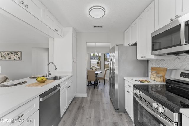 11546 BROAD LEAF Drive, Jacksonville, FL 32225