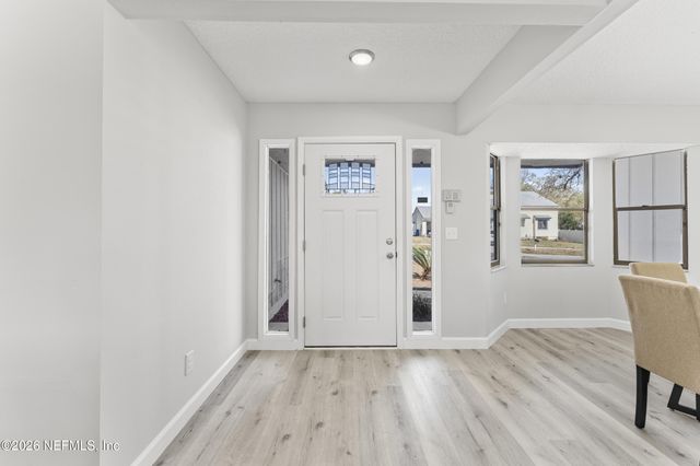 11546 BROAD LEAF Drive, Jacksonville, FL 32225