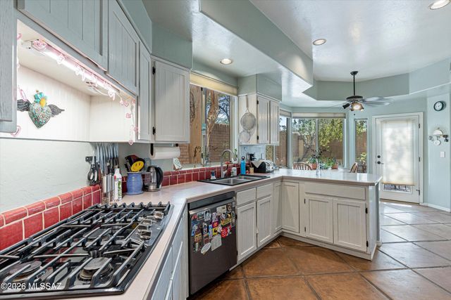 2940 N Santa Rosa Place, Tucson, AZ 85712