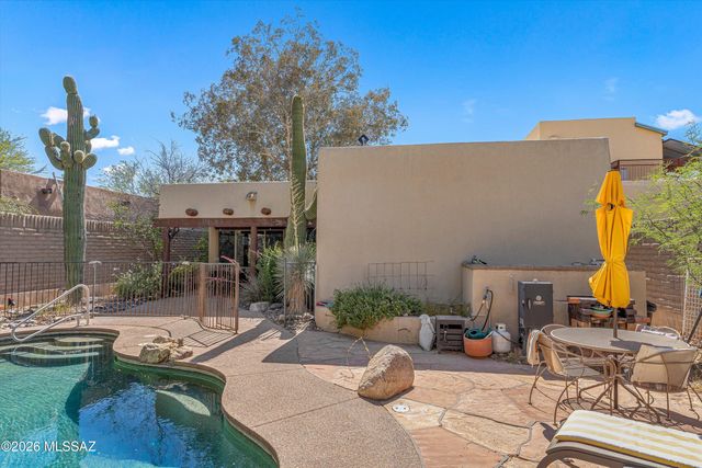 2940 N Santa Rosa Place, Tucson, AZ 85712