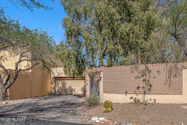 2940 N Santa Rosa Place, Tucson, AZ 85712