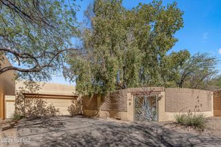 2940 N Santa Rosa Place, Tucson, AZ 85712