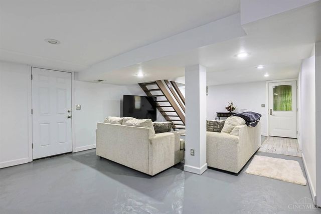 3435 Harwinton Lane, Green Twp, OH 45248