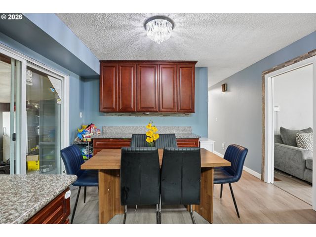 2236 Se 185TH Ave, Portland, OR 97233