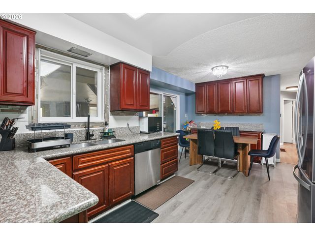 2236 Se 185TH Ave, Portland, OR 97233