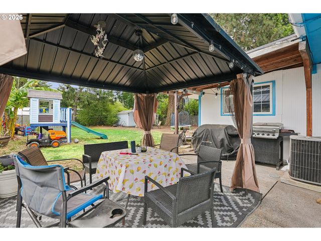 2236 Se 185TH Ave, Portland, OR 97233
