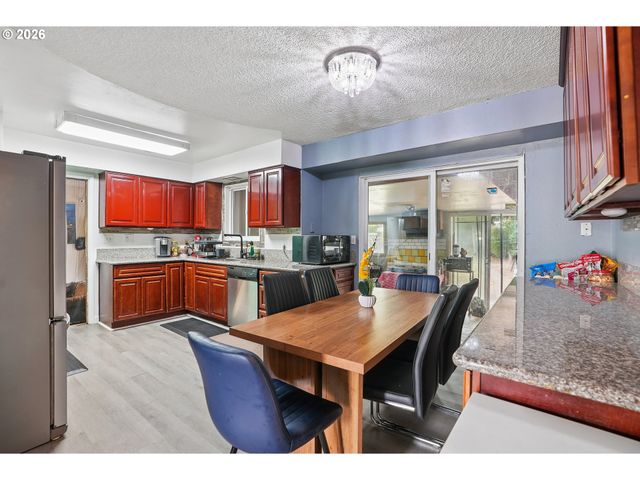 2236 Se 185TH Ave, Portland, OR 97233