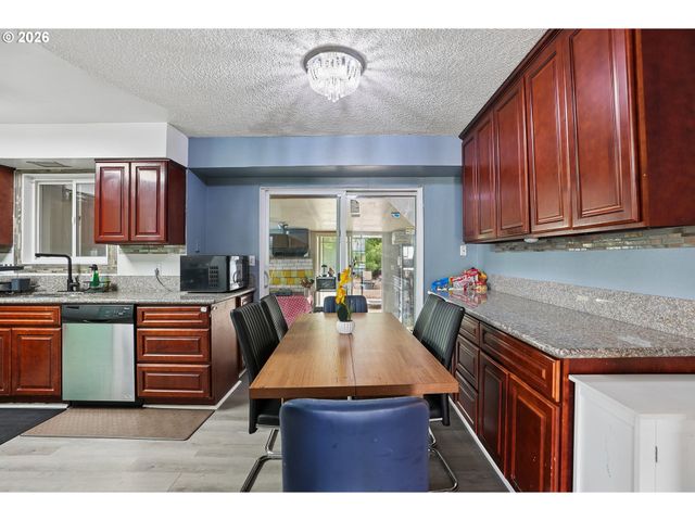 2236 Se 185TH Ave, Portland, OR 97233