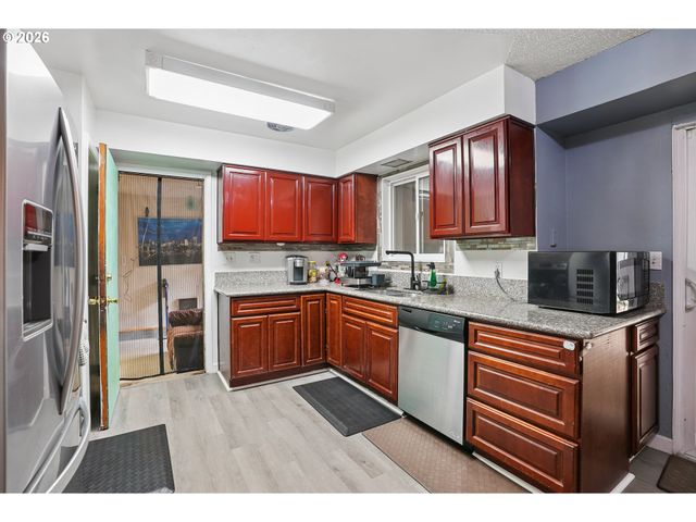 2236 Se 185TH Ave, Portland, OR 97233