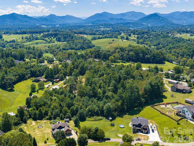 23 Ridge Glen Lane, Leicester, NC 28748