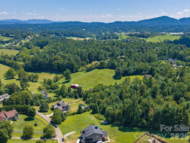 23 Ridge Glen Lane, Leicester, NC 28748
