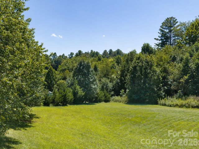 23 Ridge Glen Lane, Leicester, NC 28748