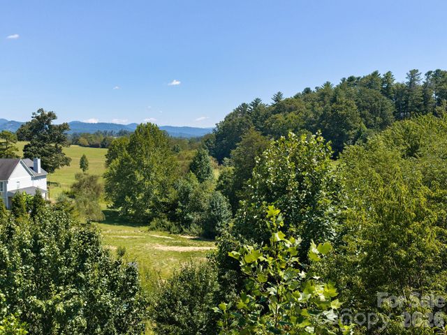 23 Ridge Glen Lane, Leicester, NC 28748