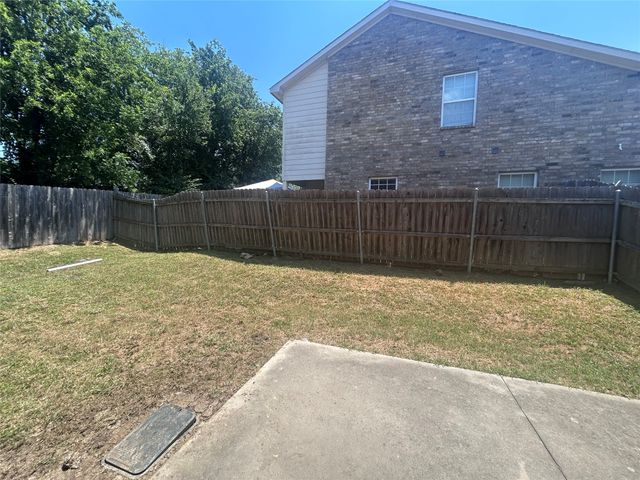 1101 E College Street, Princeton, TX 75407