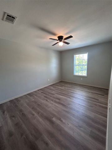 1101 E College Street, Princeton, TX 75407