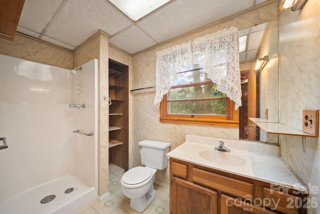 65 Gurney Franklin Road, Newland, NC 28657