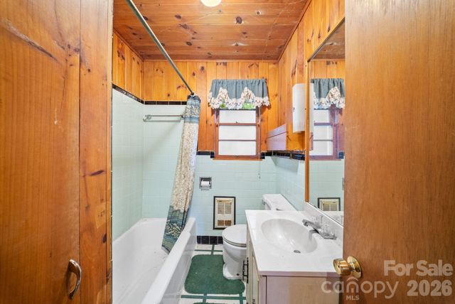 65 Gurney Franklin Road, Newland, NC 28657