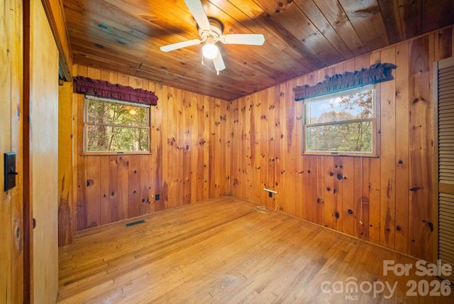 65 Gurney Franklin Road, Newland, NC 28657