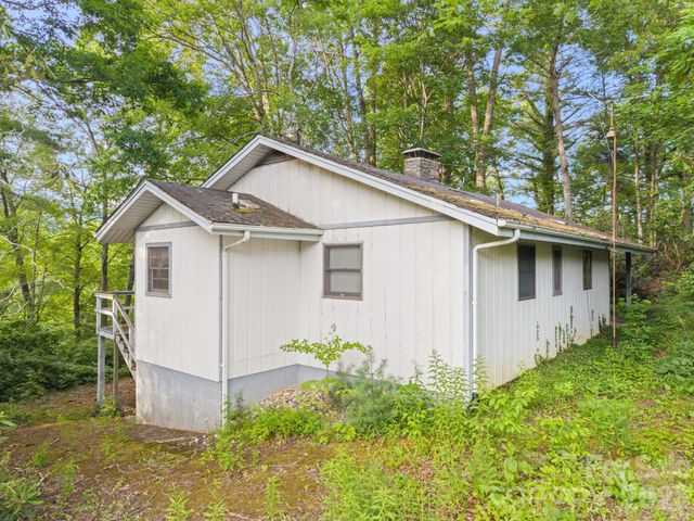 65 Gurney Franklin Road, Newland, NC 28657