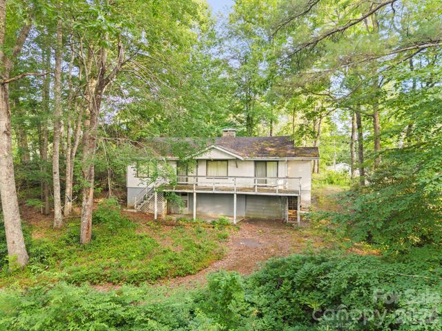 65 Gurney Franklin Road, Newland, NC 28657
