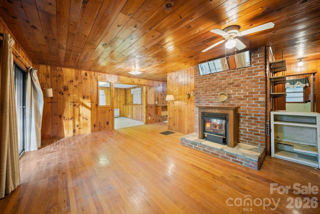 65 Gurney Franklin Road, Newland, NC 28657