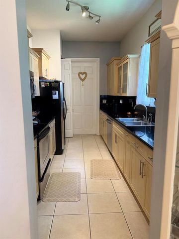 2600 Venetian Drive, Boynton Beach, FL 33426