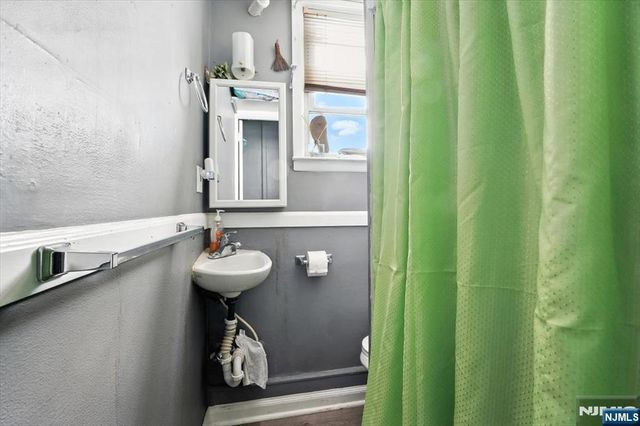 34 Pennington Avenue, Passaic, NJ 07055