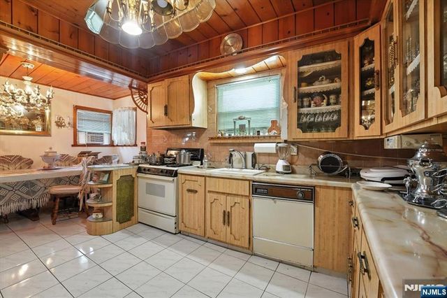 34 Pennington Avenue, Passaic, NJ 07055