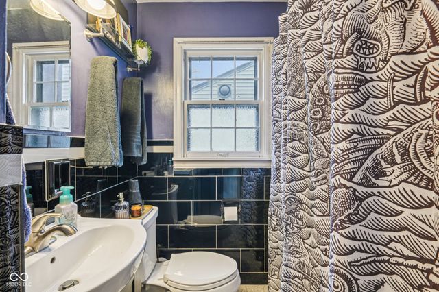 5868 Kingsley Drive, Indianapolis, IN 46220