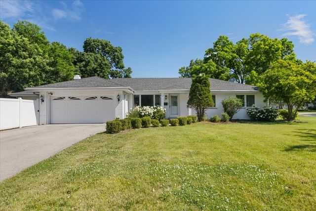 5625 Ridgewood Drive, Western Springs, IL 60558