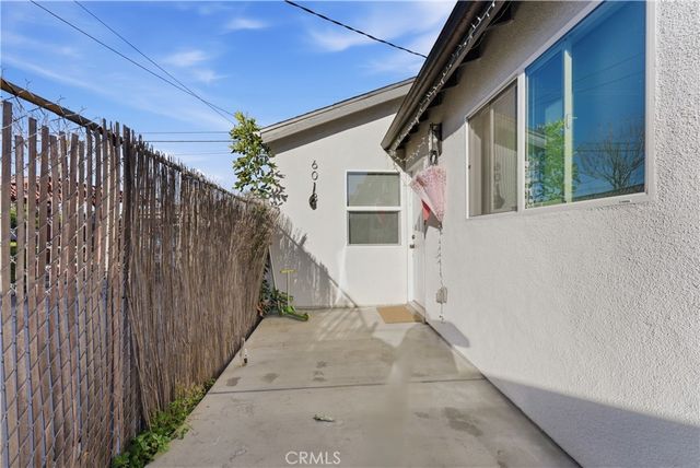 6011 Arlington, Los Angeles, CA 90043