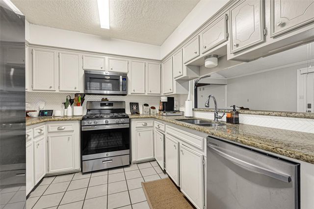 20 Skylark Street, Dayton, TX 77535