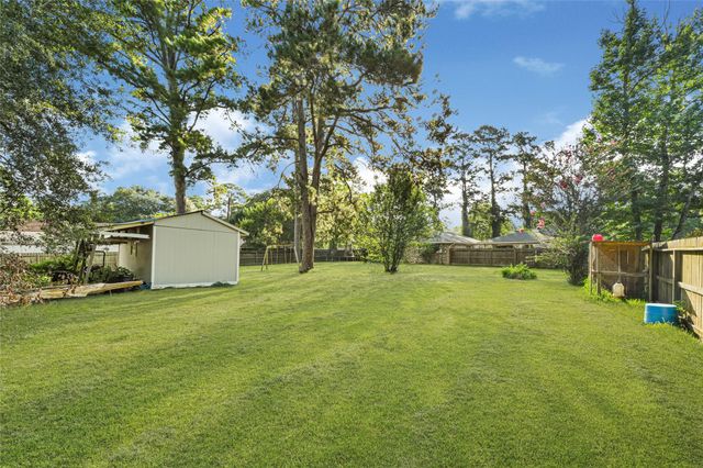 20 Skylark Street, Dayton, TX 77535