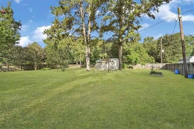 20 Skylark Street, Dayton, TX 77535