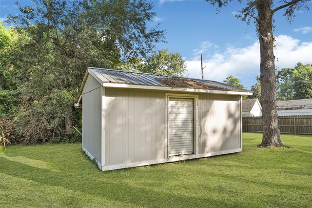 20 Skylark Street, Dayton, TX 77535
