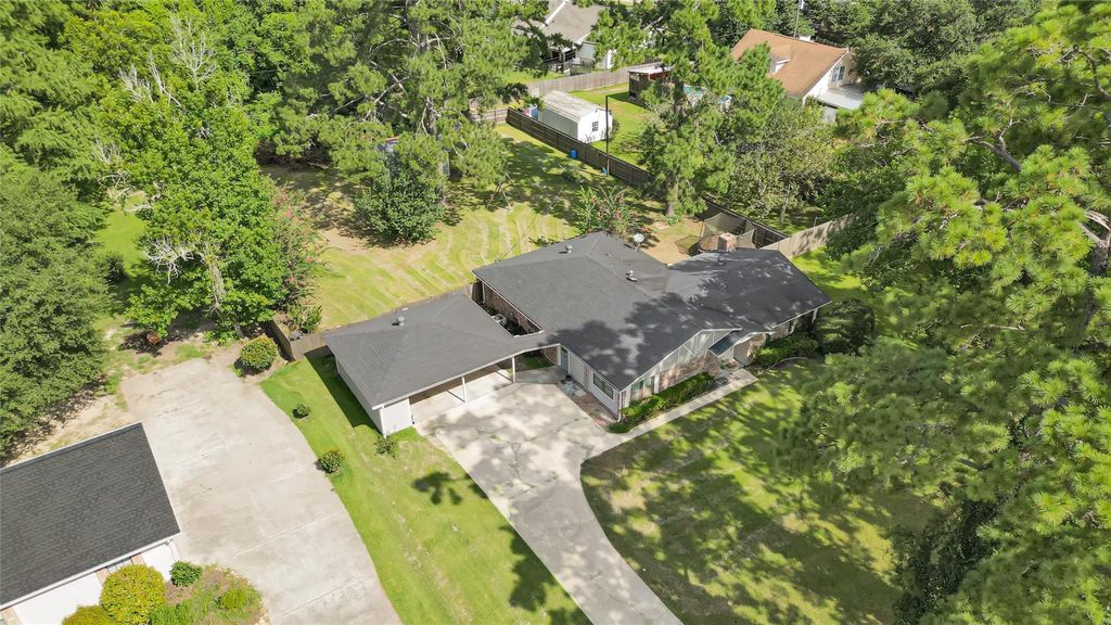 20 Skylark Street, Dayton, TX 77535