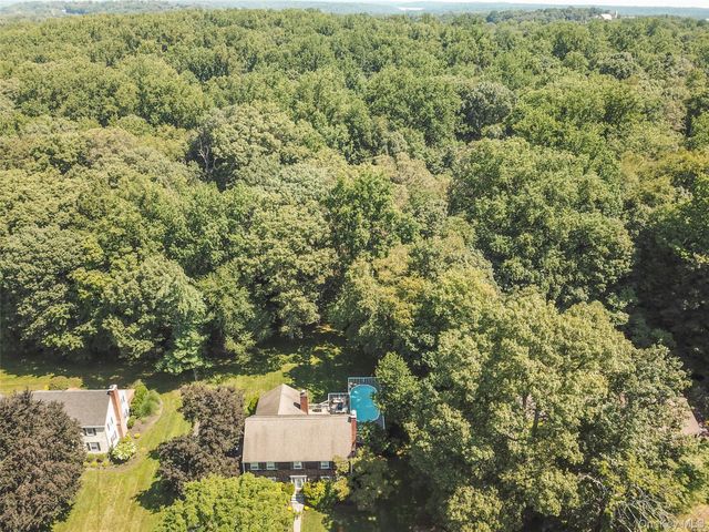 16 Old Farm Lane, Hartsdale, NY 10530