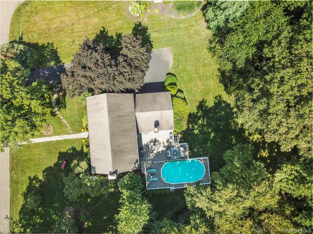 16 Old Farm Lane, Hartsdale, NY 10530