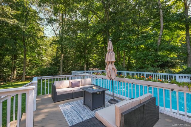 16 Old Farm Lane, Hartsdale, NY 10530