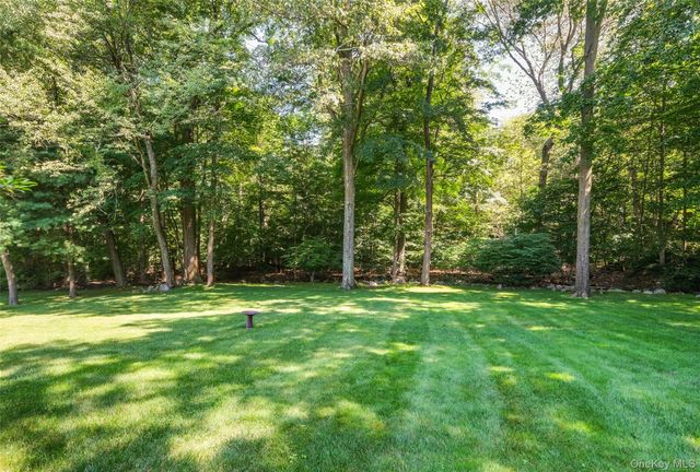 16 Old Farm Lane, Hartsdale, NY 10530