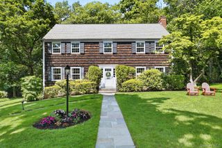 16 Old Farm Lane, Hartsdale, NY 10530