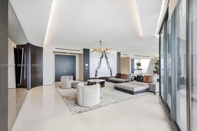 1000 Biscayne Boulevard 4102, Miami, FL 33132